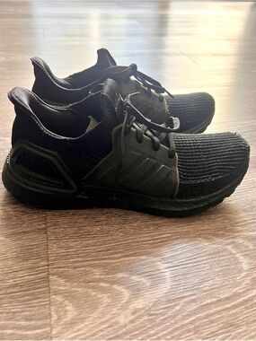 Adidas Boost Men's Black Athletic Knit Lace-Up Sneakers